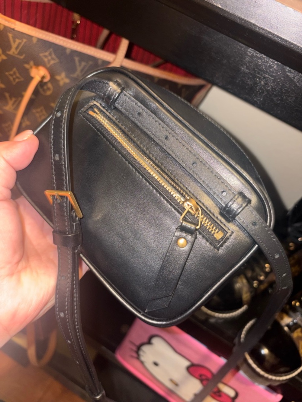 Saint Laurent Natural Raffia Crossbody with Black Hearts belt bag - Picture 3 of 4